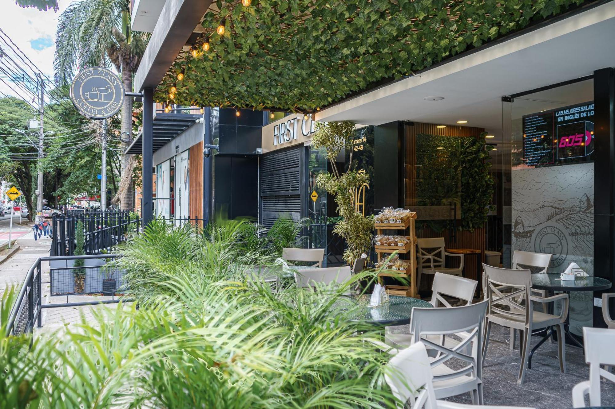 First Class Hotel Medellin Exterior photo